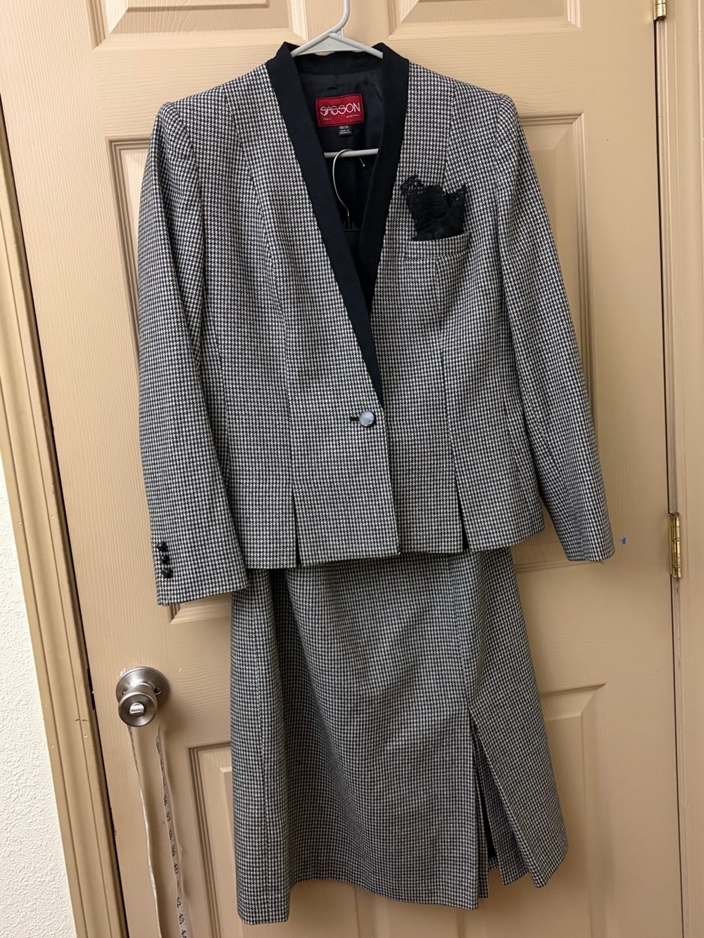 Vintage 80s Power Suit Dark Academia Houndstooth Blazer Skirt Suit